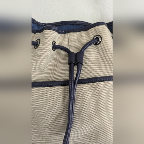 COACH BUCKET CREAM/NAVY LEATHER TRIM HOBO BAG. - Picture 7 of 16